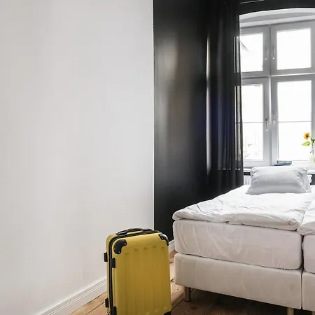 Slowgate Hostel *