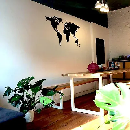 Slowgate Hostel *